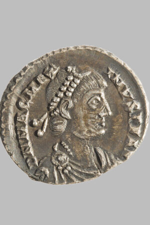 MAGNUS MAXIMUS (383-388 AD),  AR SILIQUA, TREVERI