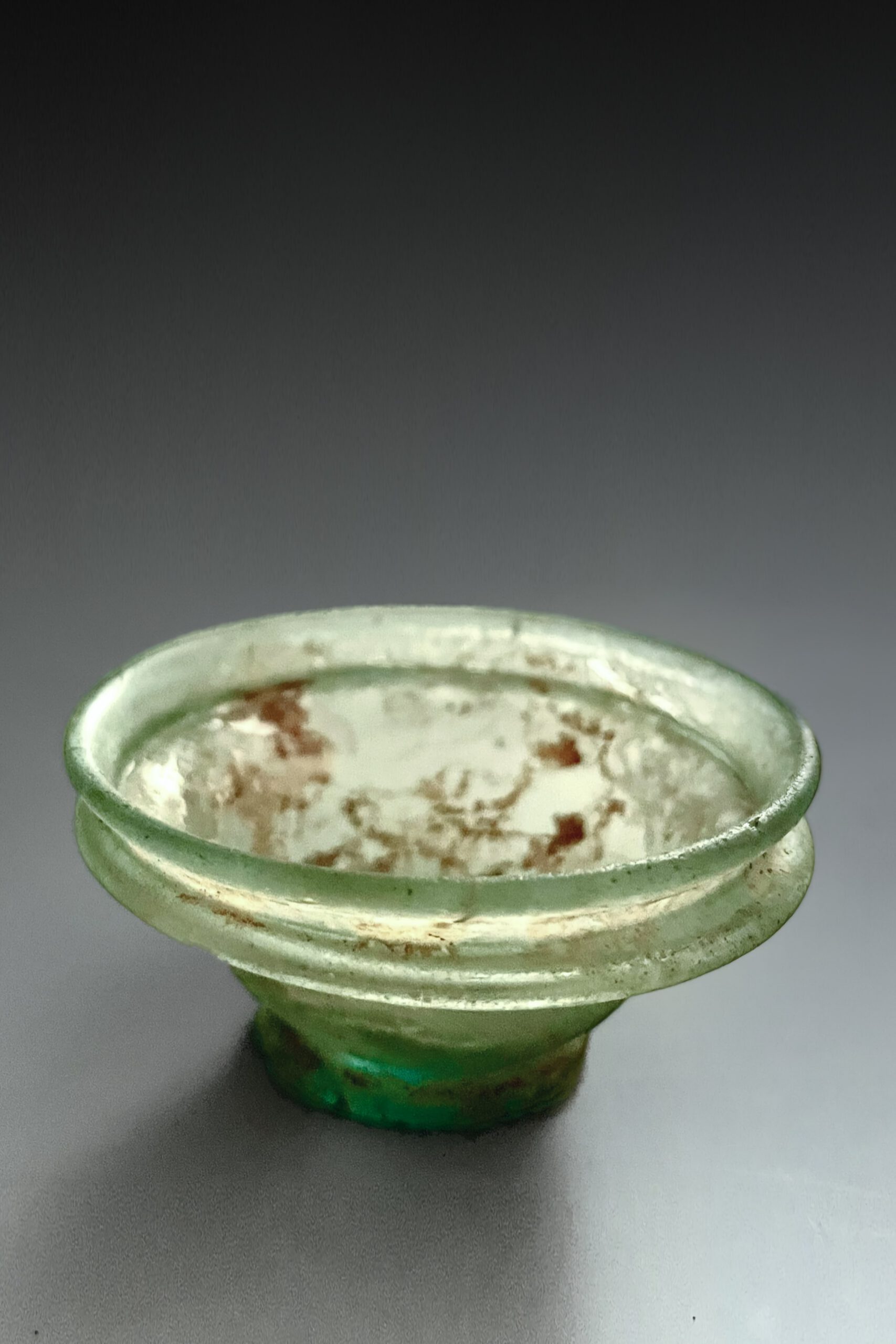 roman green glass cup or acetabulum - Image 2